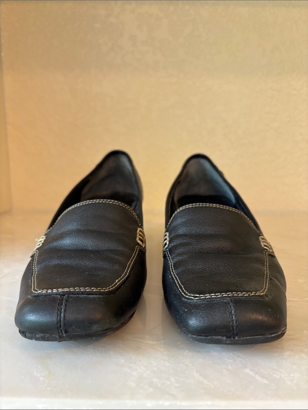 A2 by Aerosoles Classic Black Women's Leather Kitten Heel Loafers 9 - Picture 3 of 10